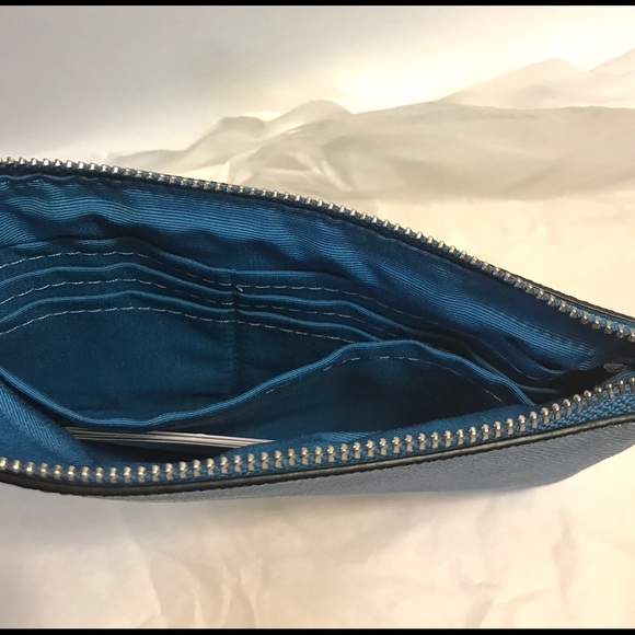 New Coach Wristlet F57465 - Picture 4 of 4